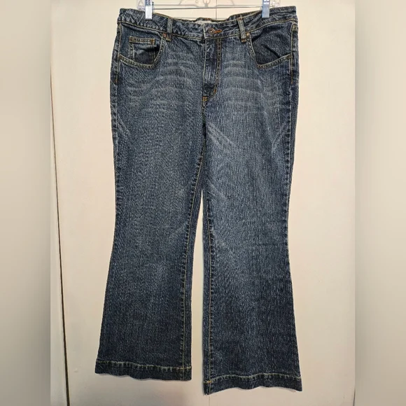 Faded Glory Women's Blue Stretch Flare Jeans- Size 16 Petite - Picture 1 of 4